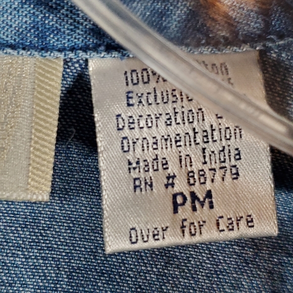 Lemon & Grass Petite Denim Button Down Size Medium - Picture 4 of 4